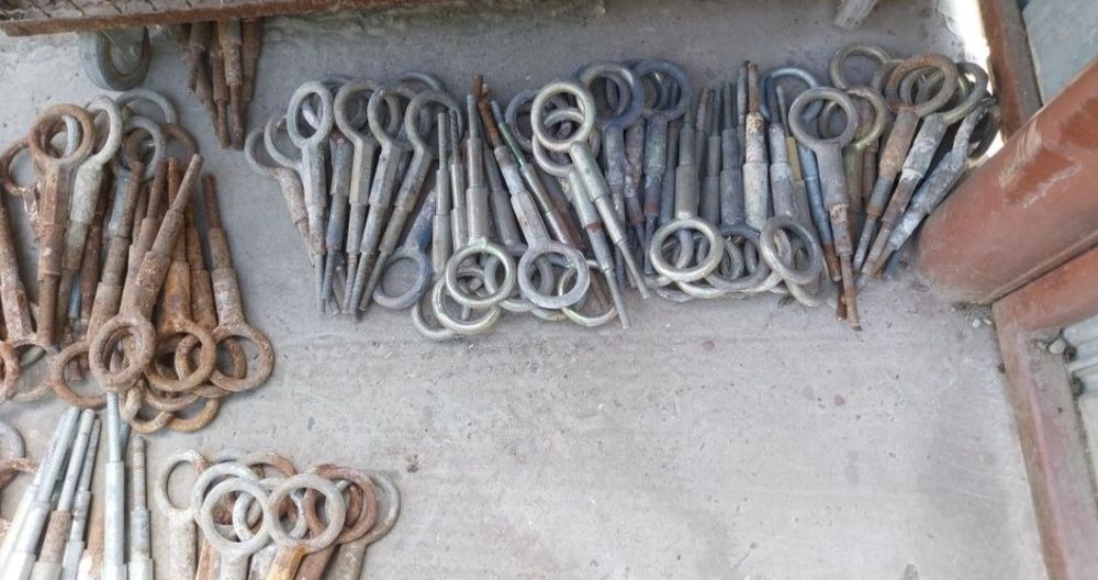 Surub ancoraj schela