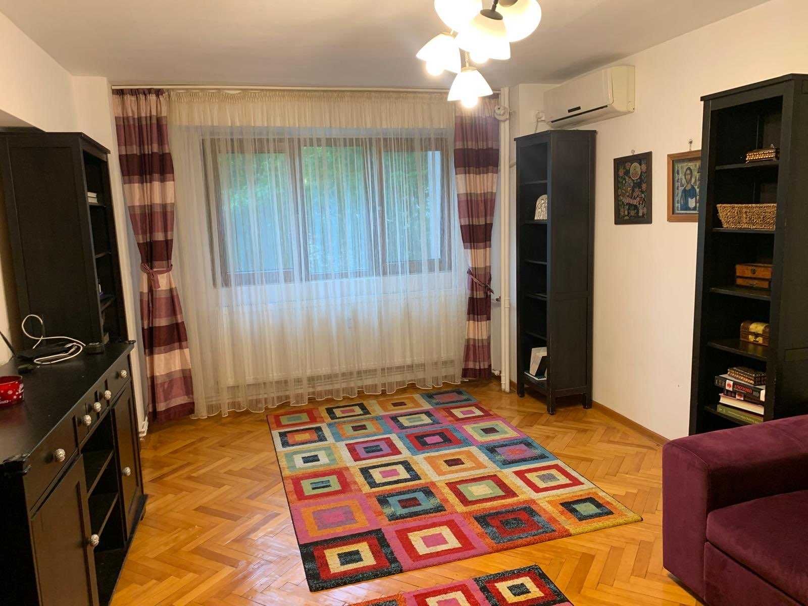 Apartament de inchiriat, 3 camere, 2 bai,  Panduri, str. Iovita