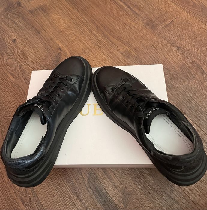 Кожени мъжки маратонки на Guess