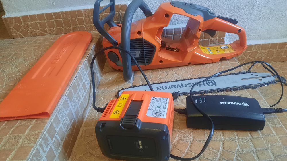 Vând drujba Husqarna 340i nou.