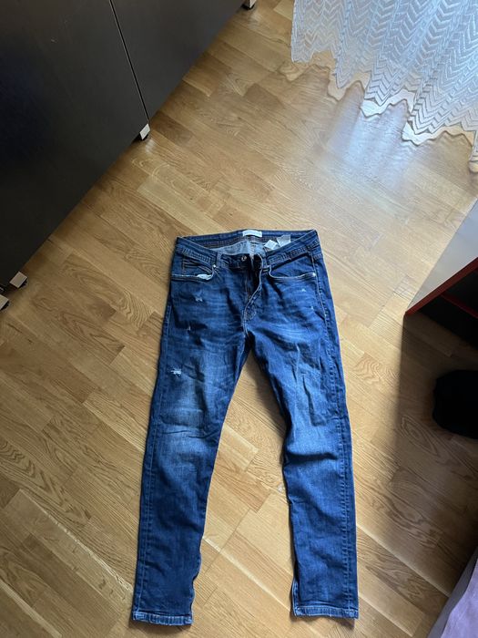 Продам джинсы узкие на подростка