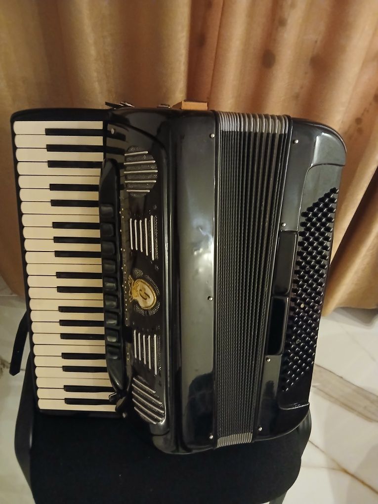 Vand acordeon galanti