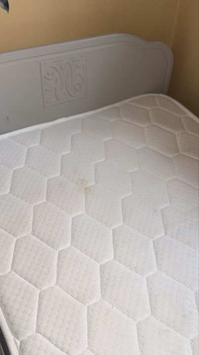 Продам 2 БУ кровати 90*190 росс. произв. + матрасы + выкатные полки