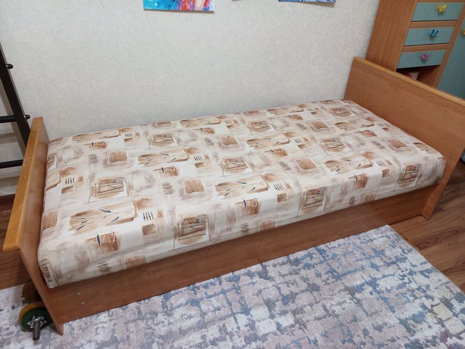 Кровать полуторка