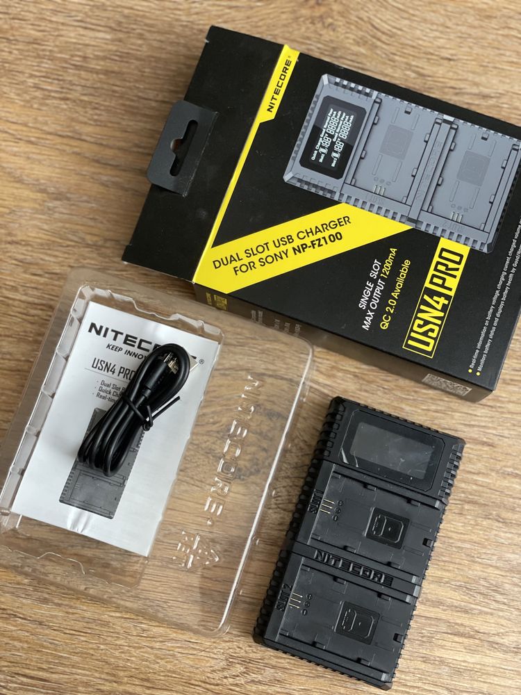 Зарядное устройство NITECORE USN4 PRO Sony NP-FZ100