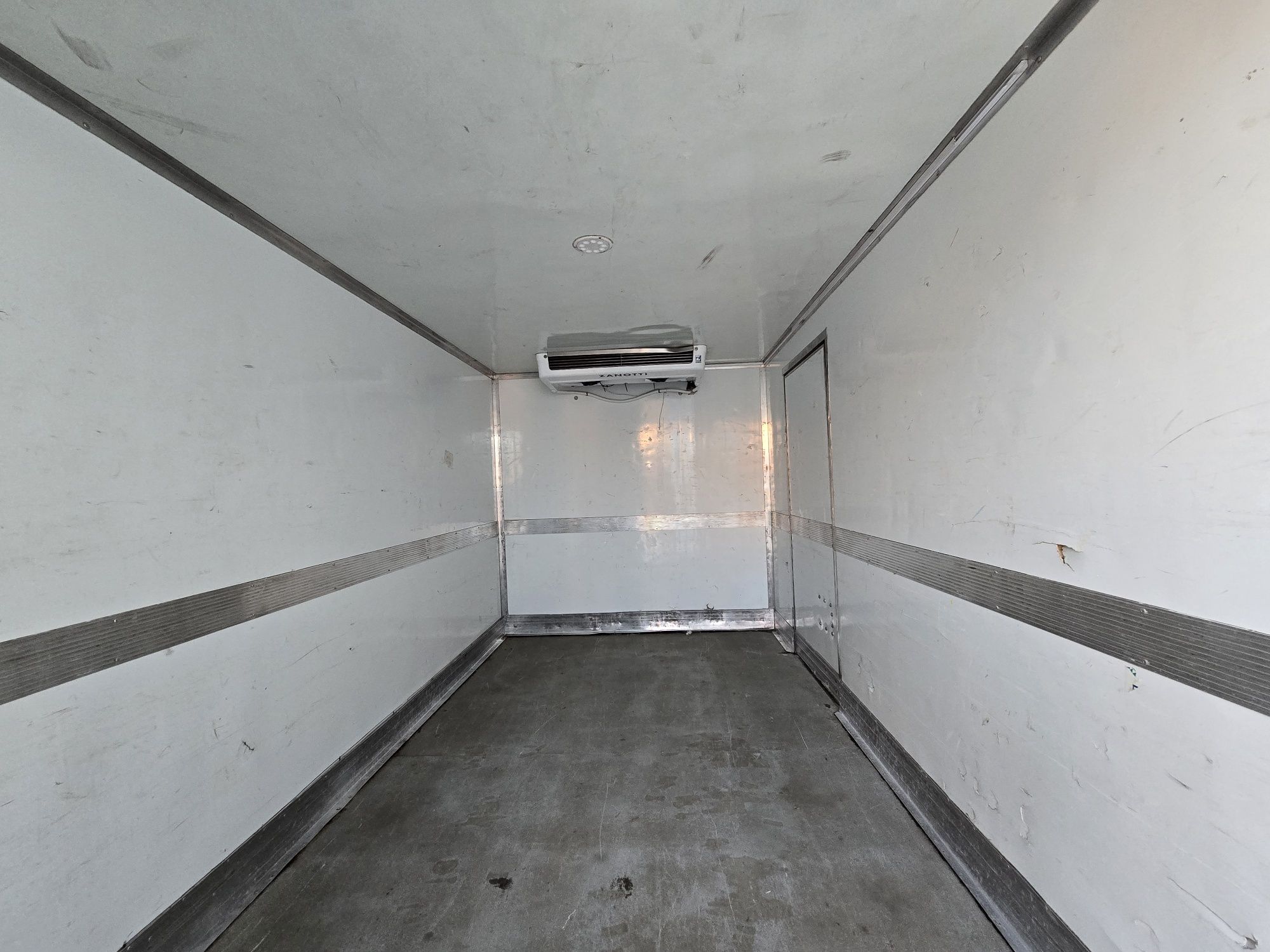 Iveco daily lift frigorific  35 c18 8 euro paleti
