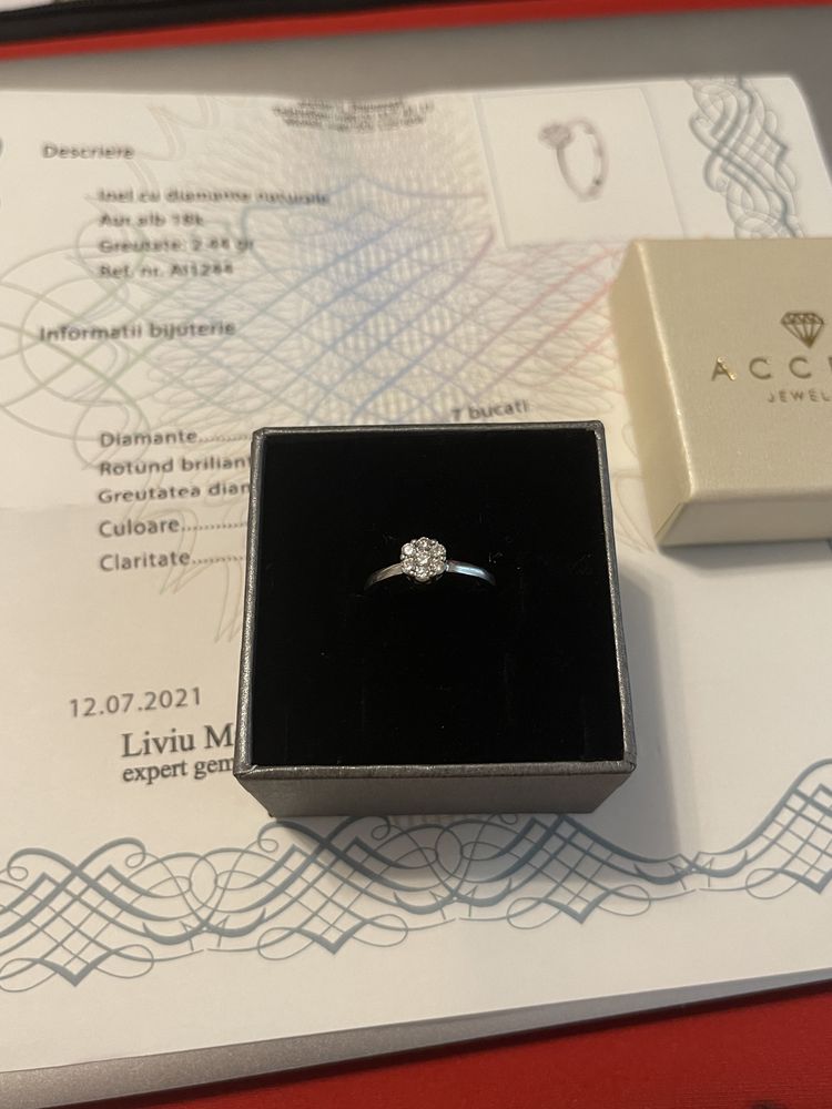 Inel de logodna din aur alb de 18K cu diamante de 0.33ct