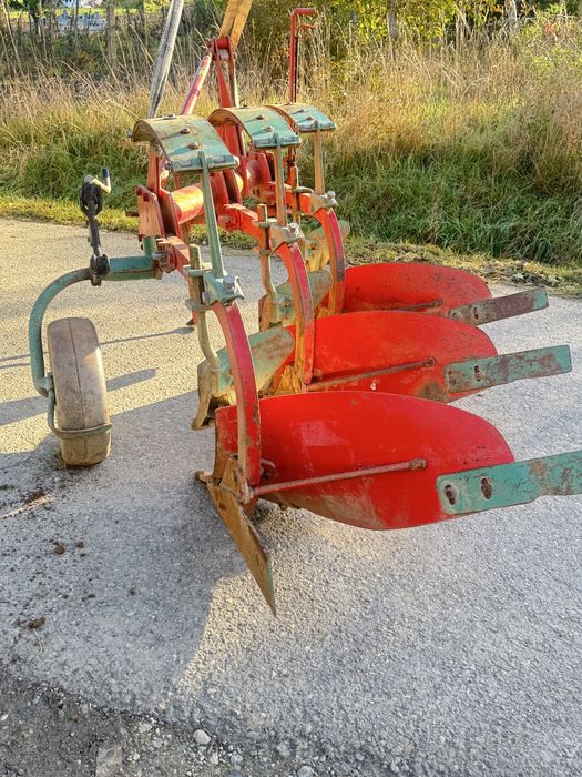 Plug simplu marca kverneland. ,reversibil  Niemeyer