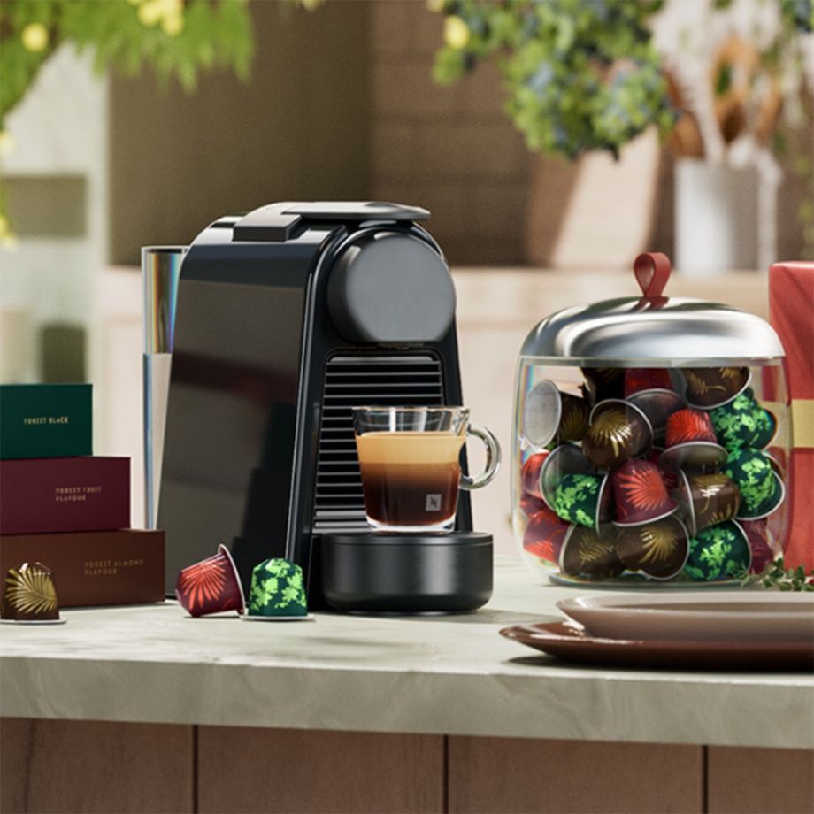 Капсульная кофемашина Nespresso essenza mini