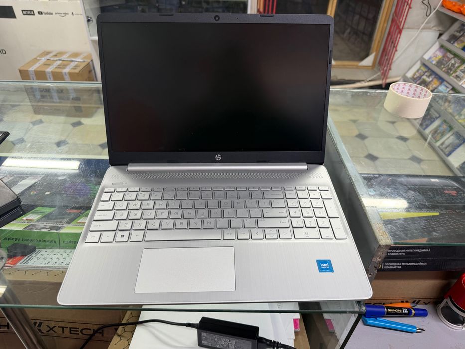Продается ноутбук HP silver