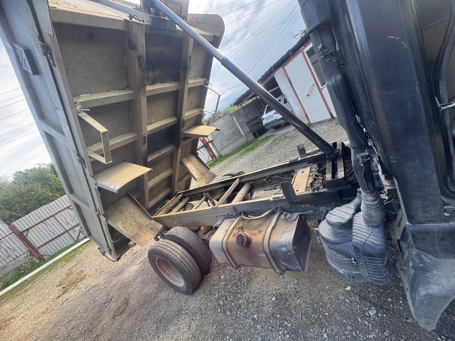 Vând autoutilitara Mitsubishi Canter