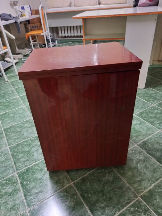 Продам швейную машинку на запчасти