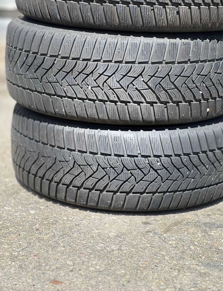 Зимни гуми Dunlop 215/50 R17