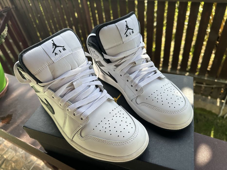 Air Jordan 1 Mid