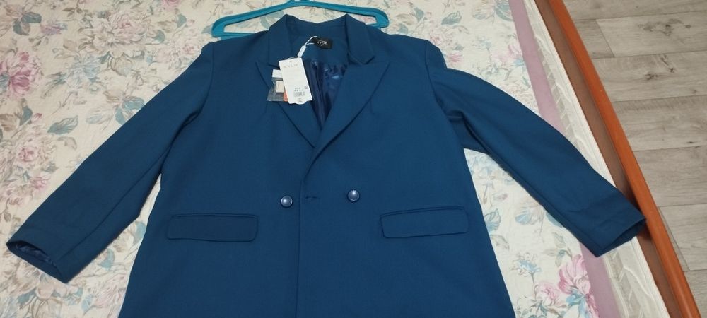 Продам женски костюм с брюками