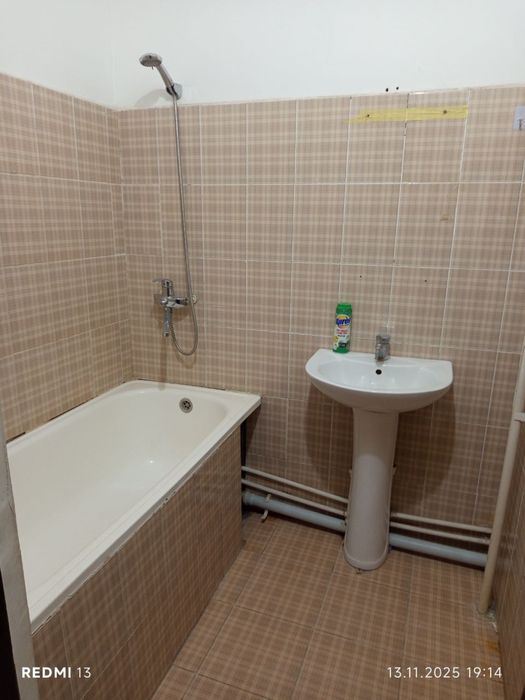 Ijaraga beriladi. 1 xona 2 xona qilingan 3 etaj.