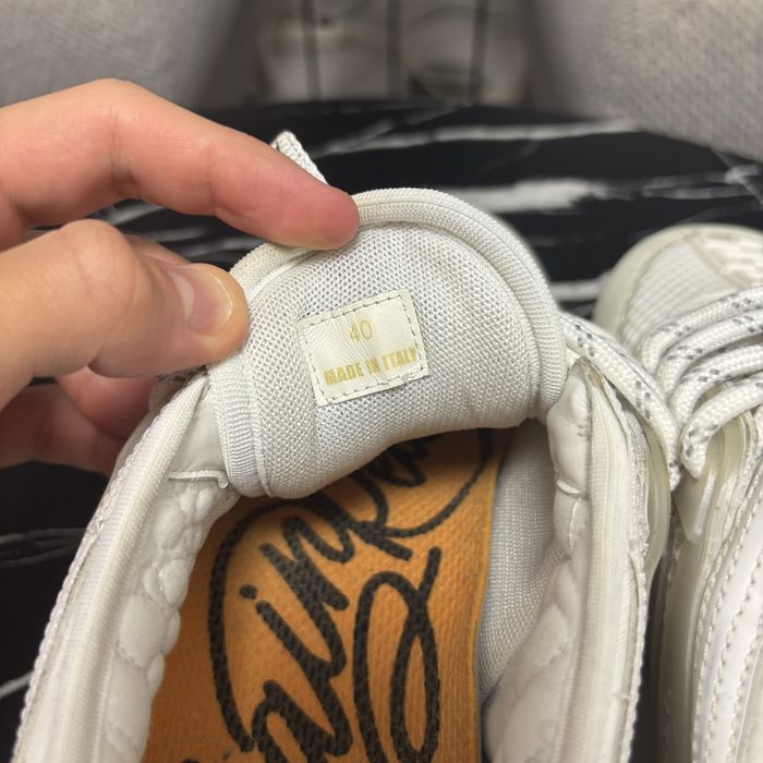 Versace chain reaction