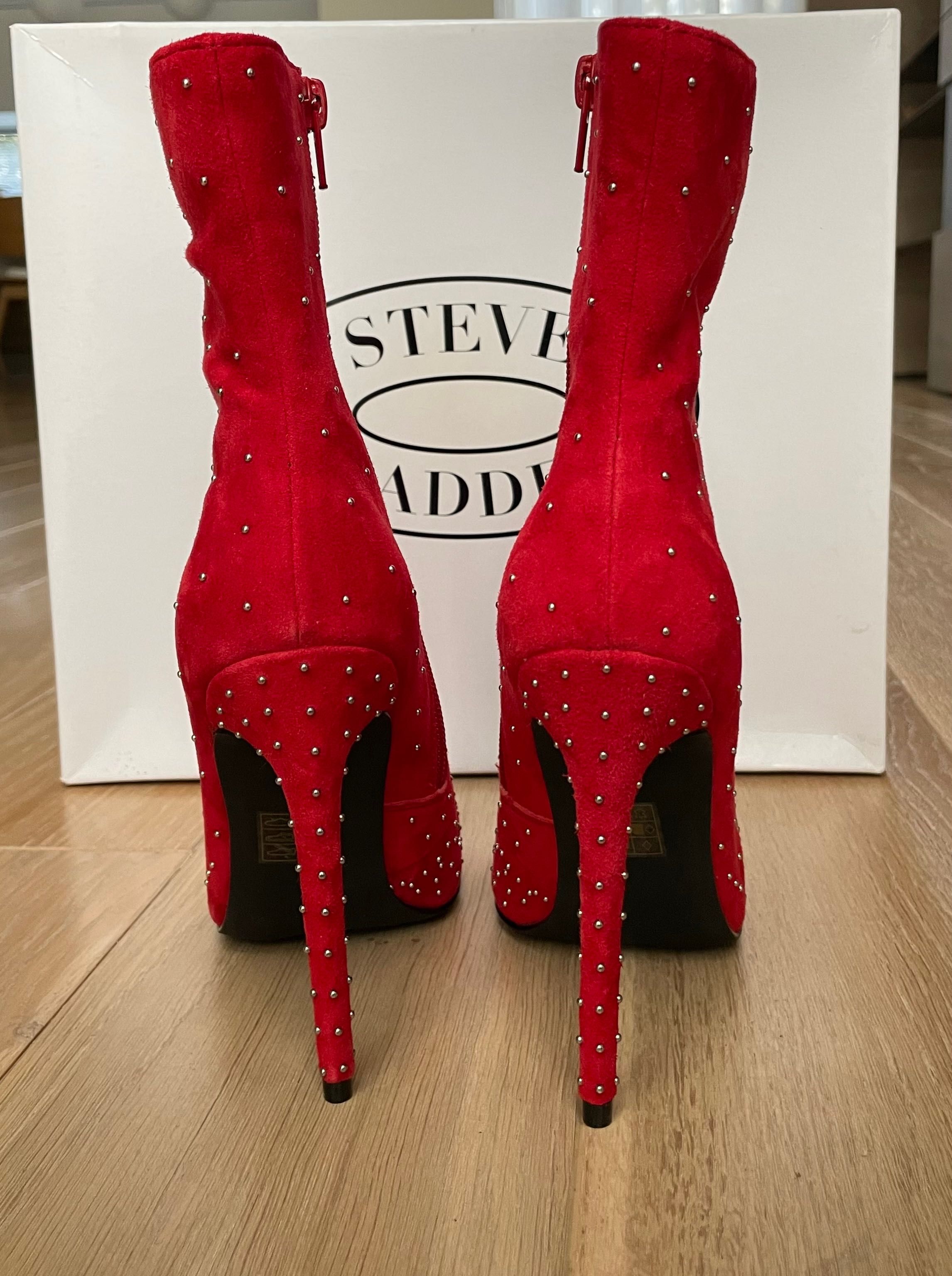 STEVE MADDEN велурени боти