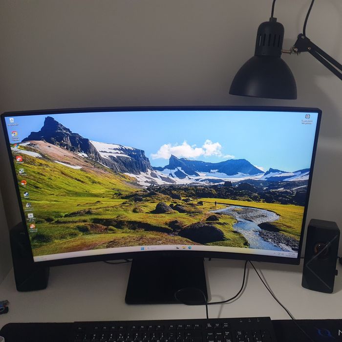 Monitor curbat LG, 31.5", Full HD, 100Hz