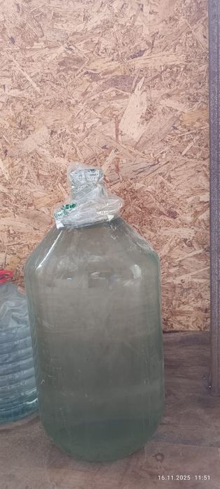 Продам бутыль на 20 литров
