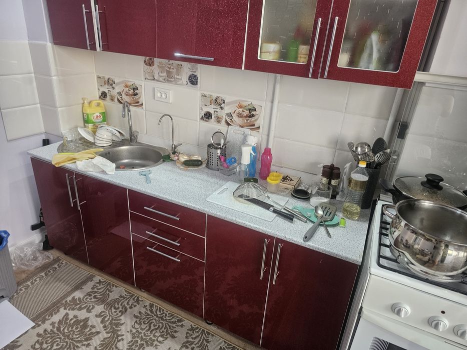 Продаю Кухонную гарнитуру