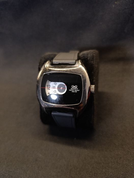 Много рядък часовник Q&Q