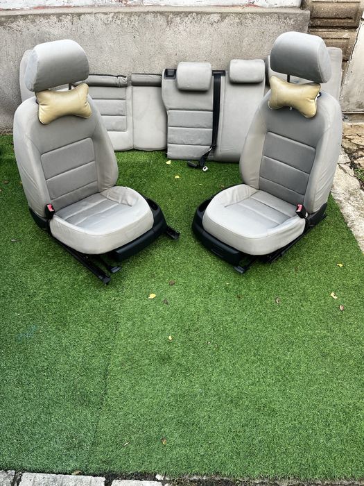 Салон за Škoda Octavia 2 – предни и задни седалки, 200 лв