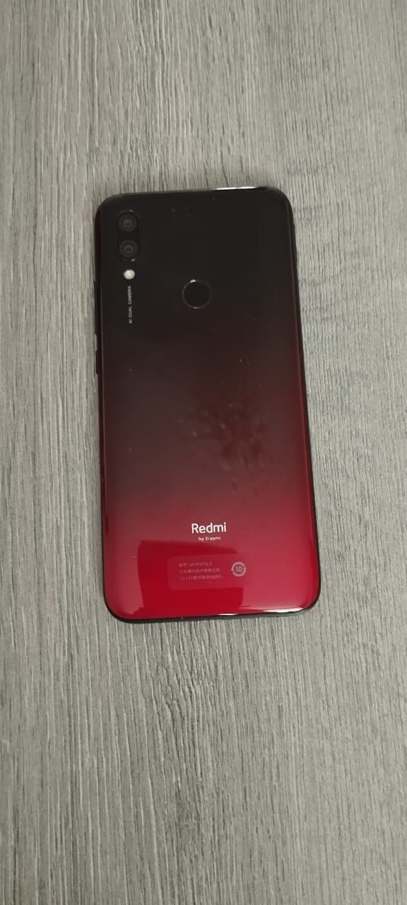 Продаю смартфон Xiaomi redmi 7