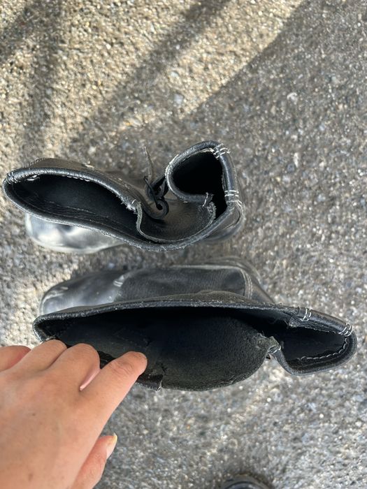 Продам спец обувь размер 44