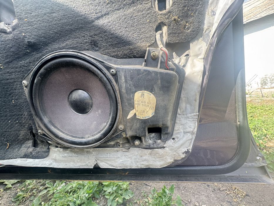 Оригинальный динамик (сабвуфер) Mersedes-Benz W124