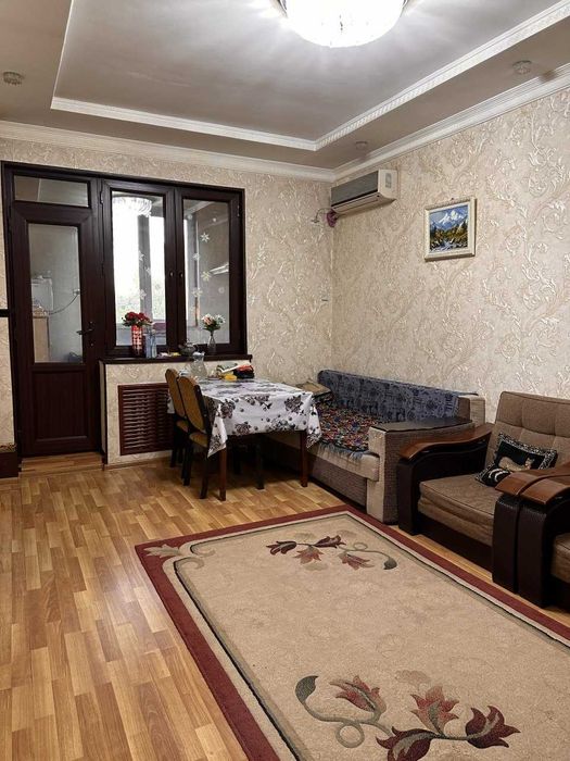 Продам свою 2*3/3/4, евроремонт, с автостоянкой, д-ц Авиастроителей.