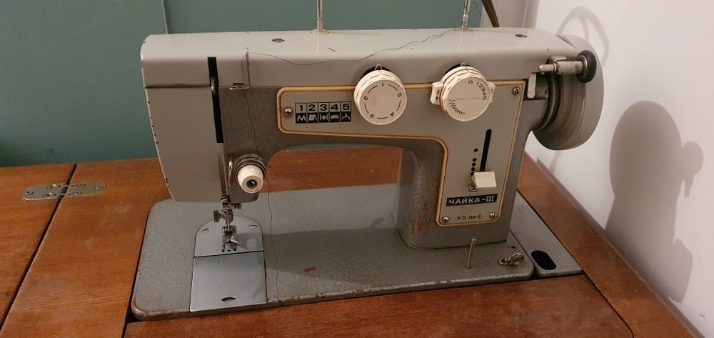 Швейная машинка Чайка в рабочем состоянии
