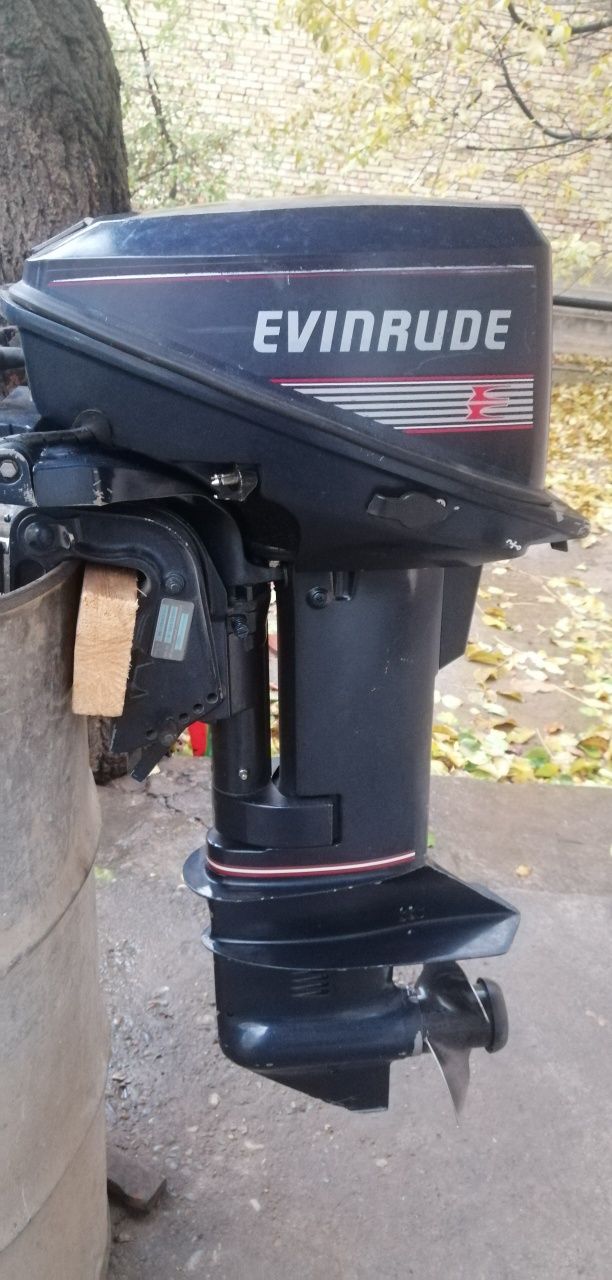 Лодочный мотор EVINRUDE