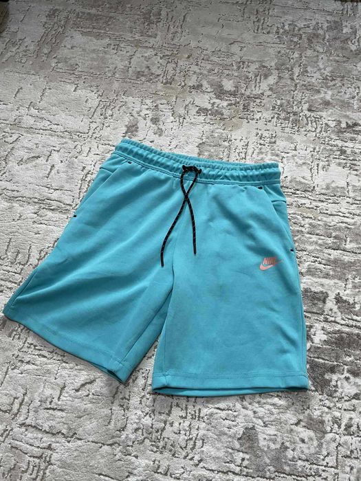 Pantaloni Nike Tech