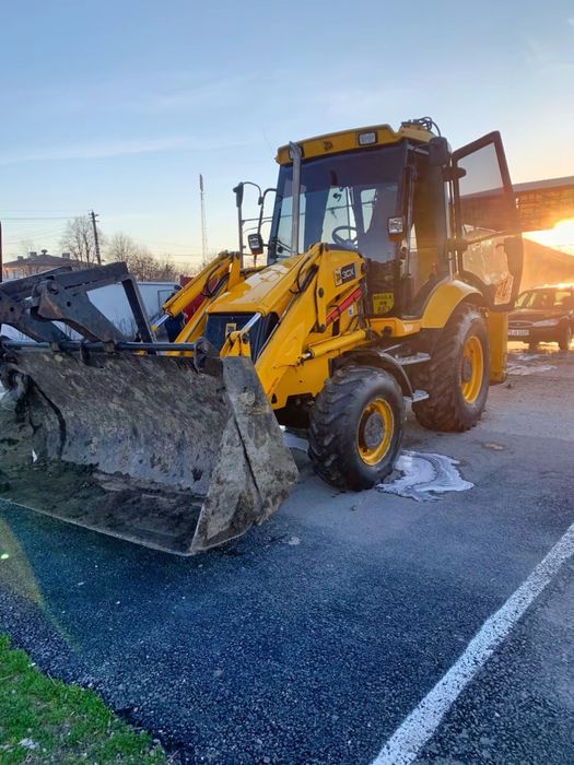 Buldoexcavator disponibil prestari servicii