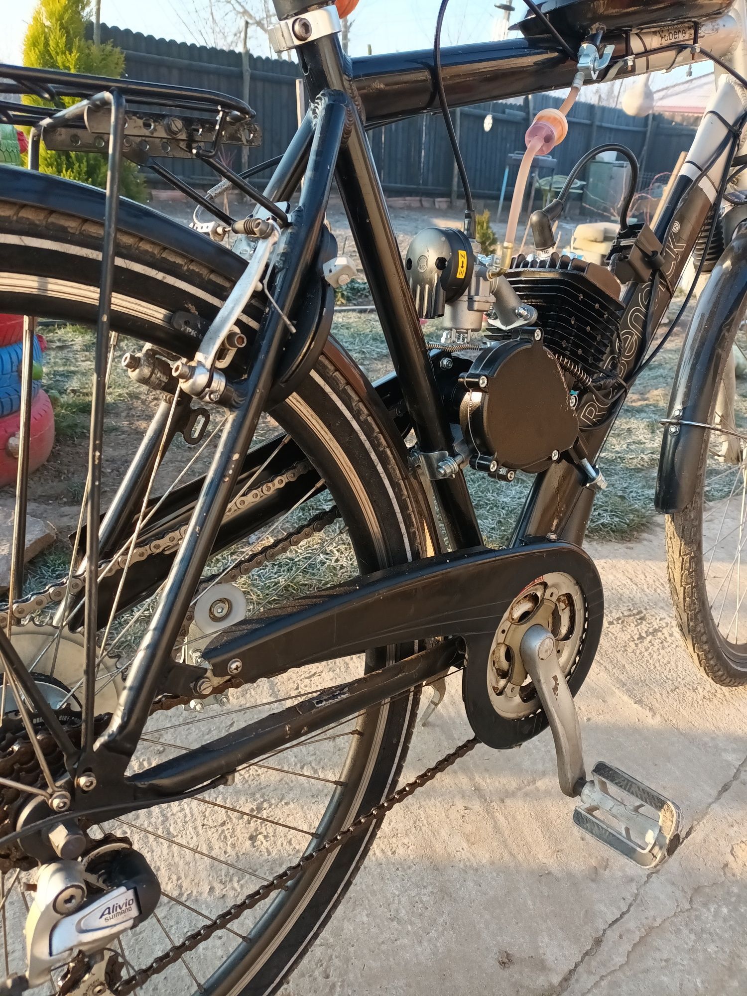 Bicicleta cu motor de 80 cc nou în rodaj