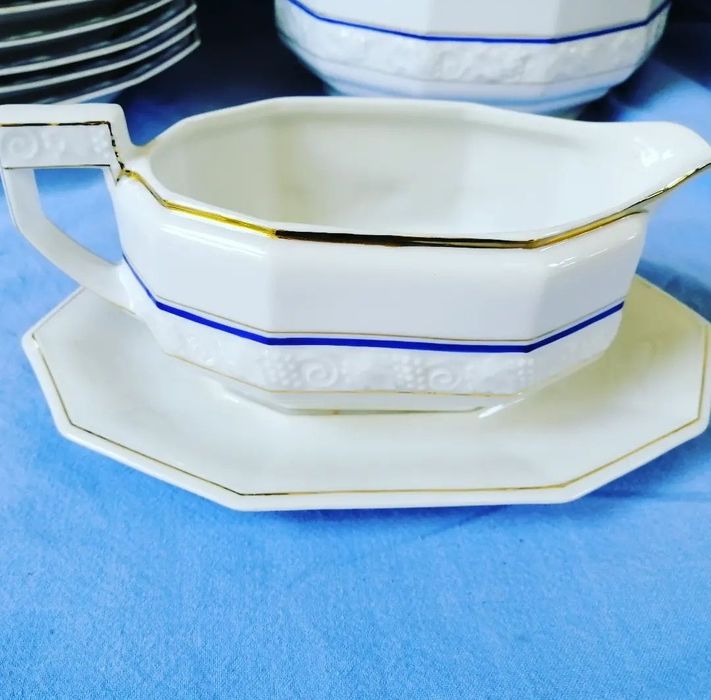 Сервиз за хранене за 6 персони