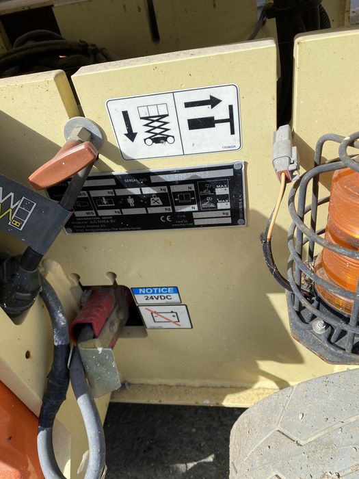 Nacele electrice articulate  JLG  an 2020 200 ore fuctionare