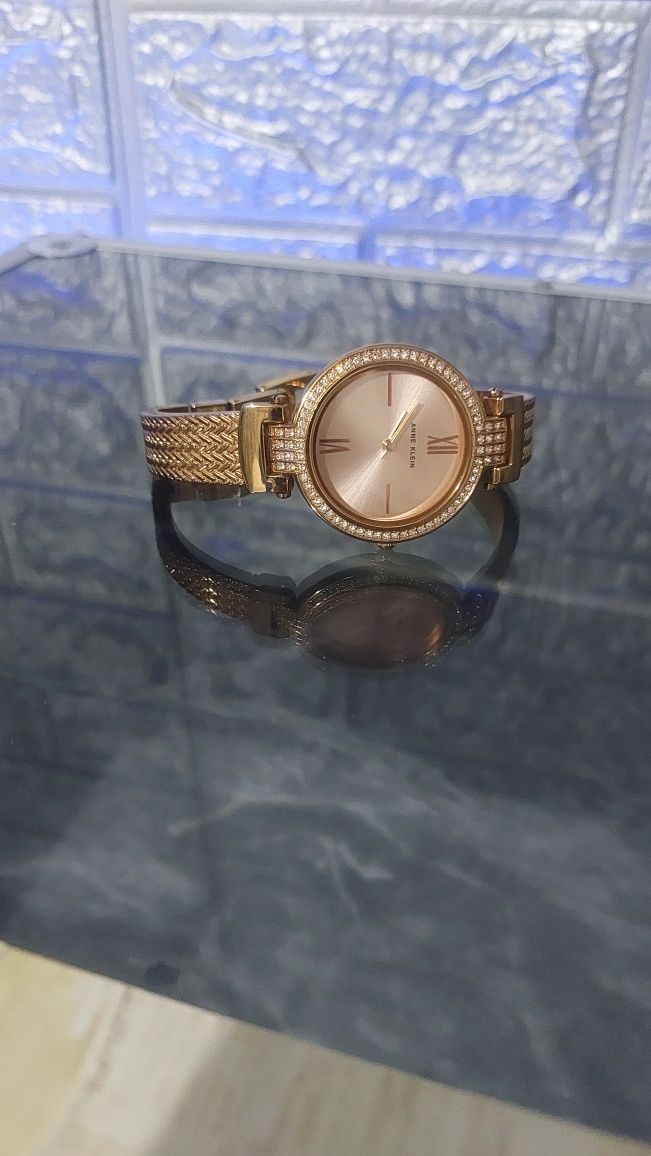 Ceas de mana pentru femei Anne Klein stare foarte bună
