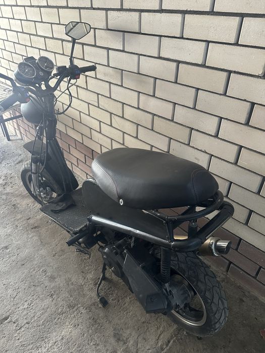 Moto skuter ideal xolatda