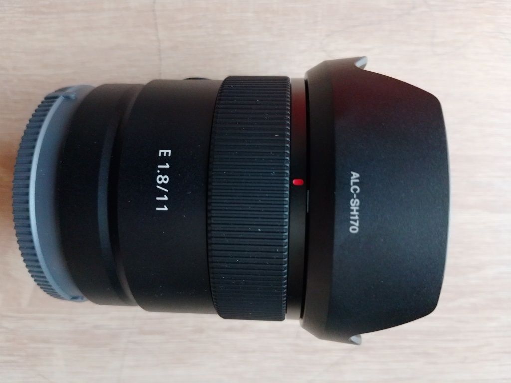 фотообектив Sony
