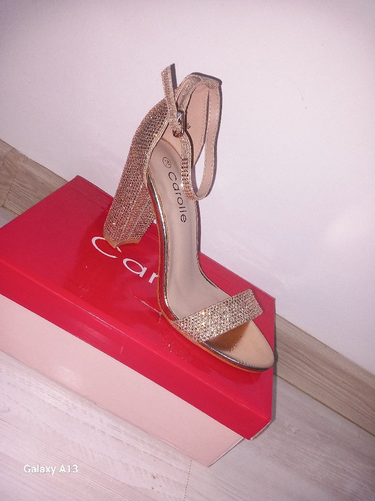 Sandale elegante noi
