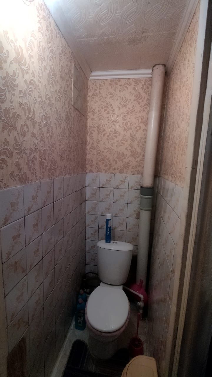 Продам 2х комнатную квартиру в 11 а микрорайоне.