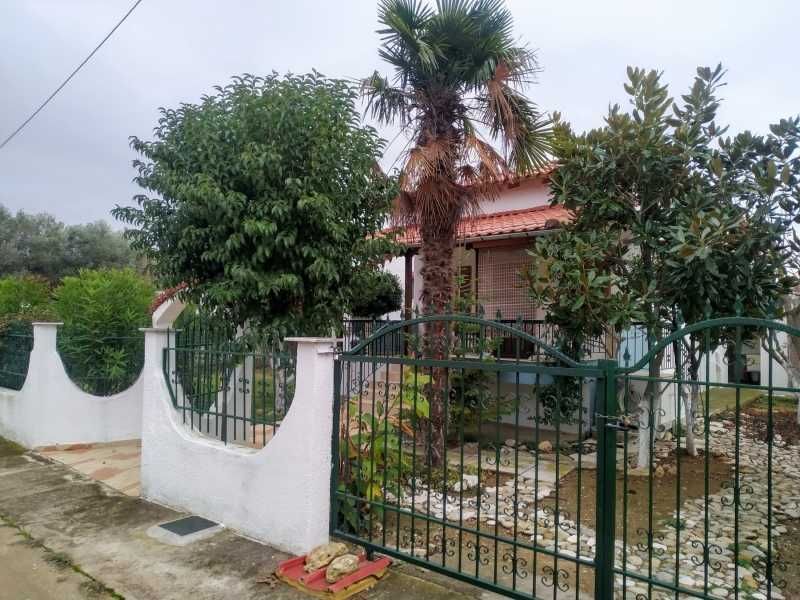 Продава къща 80 м2 двор 262 м2 в Паралия Офринио, Гърция