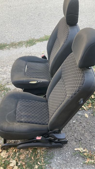 Продавам седалки за Renault Kangoo ll