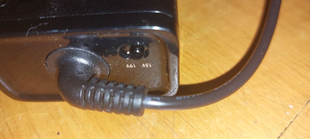 Adaptor Hama 19-15 V