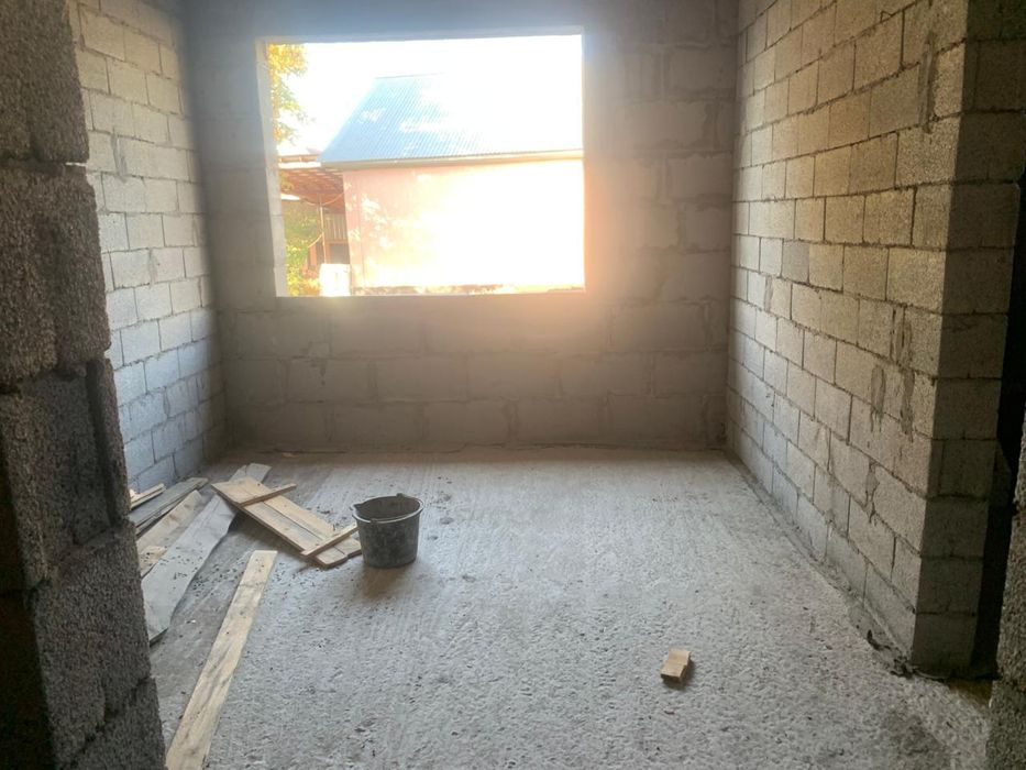 Продам дом  недостроенный