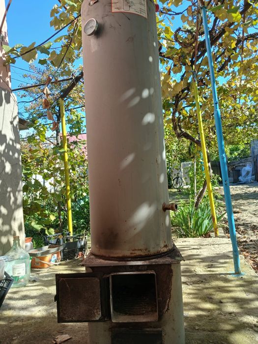 Vand boiler pe lemne