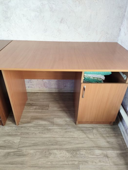 Продам столы офисные