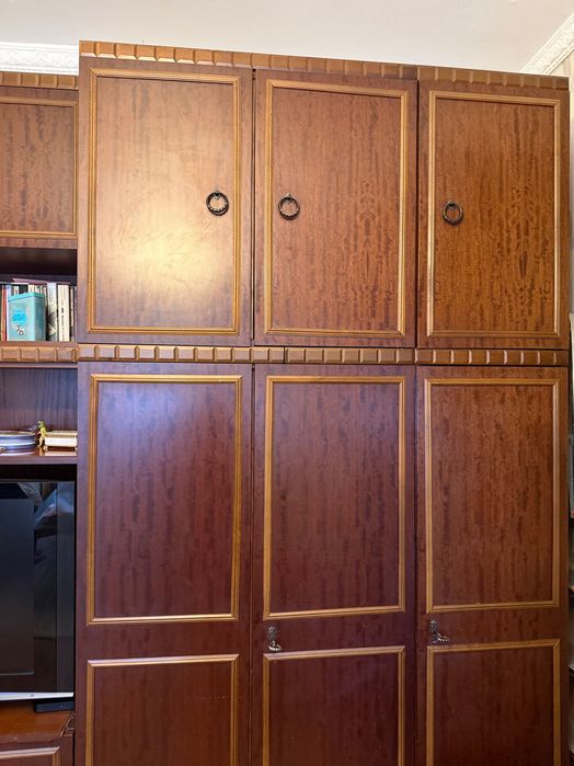 Дървена холна секция